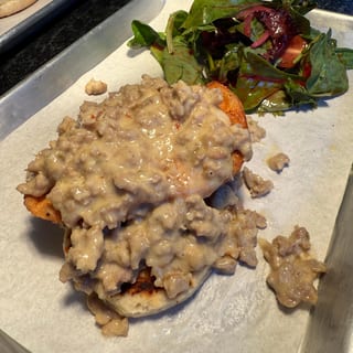 Biscuit Chicken & Gravy